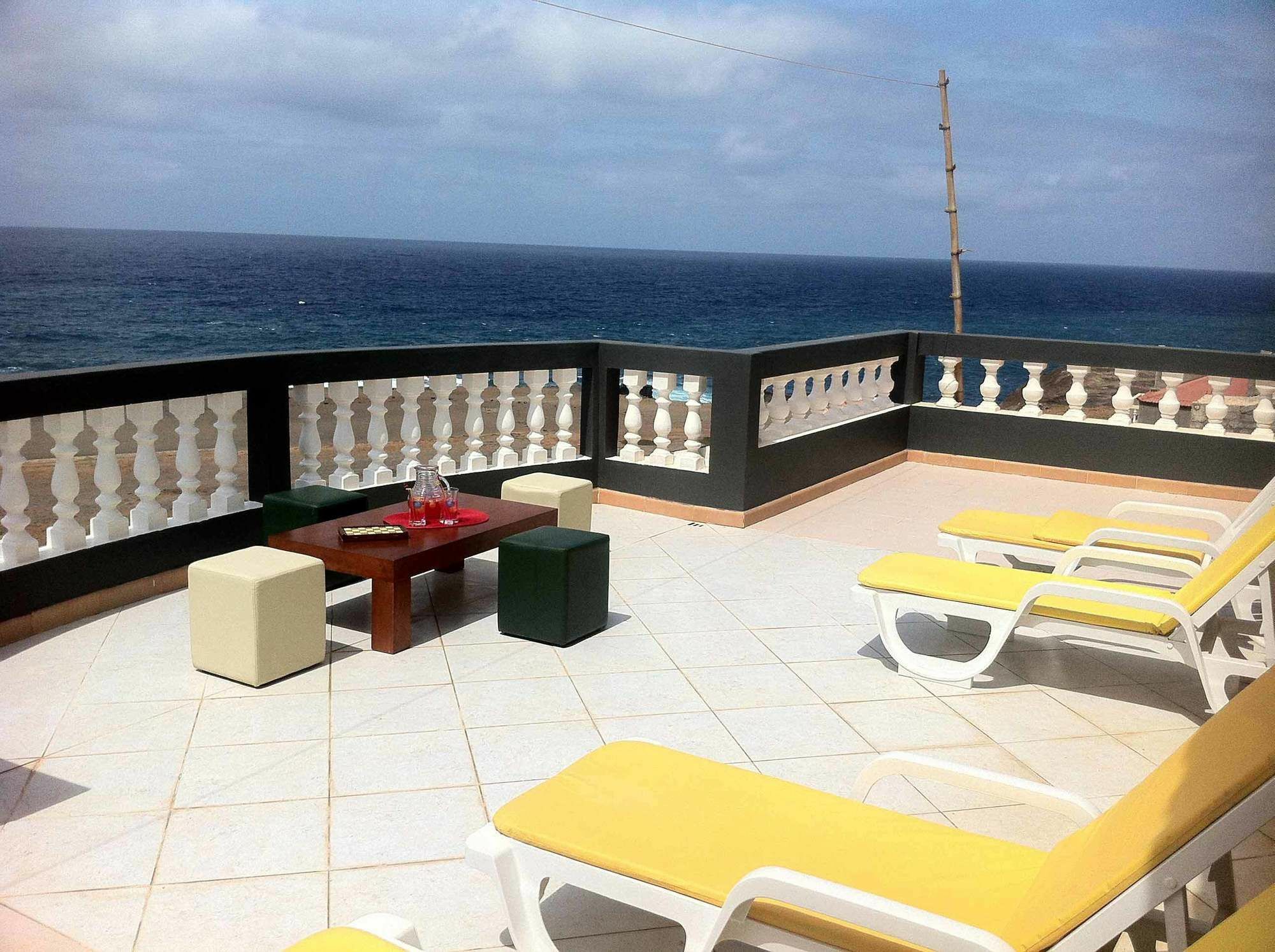 Residencial Sol Point Art Bed & Breakfast Ponta Do Sol Bagian luar foto